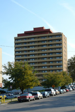 Heider Hall in Omaha, NE - Foto de edificio - Building Photo