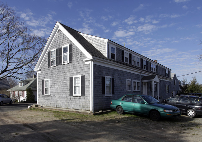 337 Ocean St in Hyannis, MA - Building Photo - Building Photo