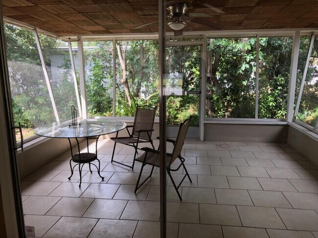 1716 Scott St in Clearwater, FL - Foto de edificio - Building Photo