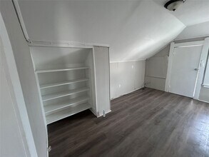 931 9th Ave, Unit 1 in Port Arthur, TX - Building Photo - Building Photo