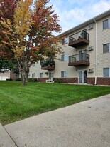 Wilkeshire Apartments in Watertown, SD - Building Photo
