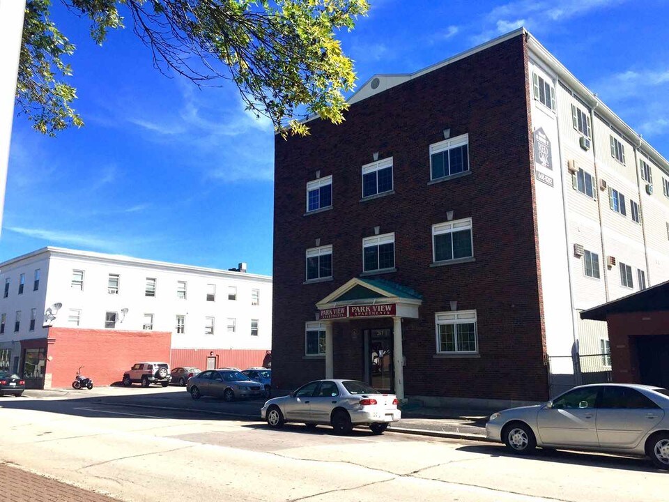 261 Pine St-Unit -24 in Manchester, NH - Building Photo