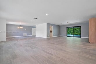 1245 NE 85th St in Miami, FL - Building Photo - Building Photo