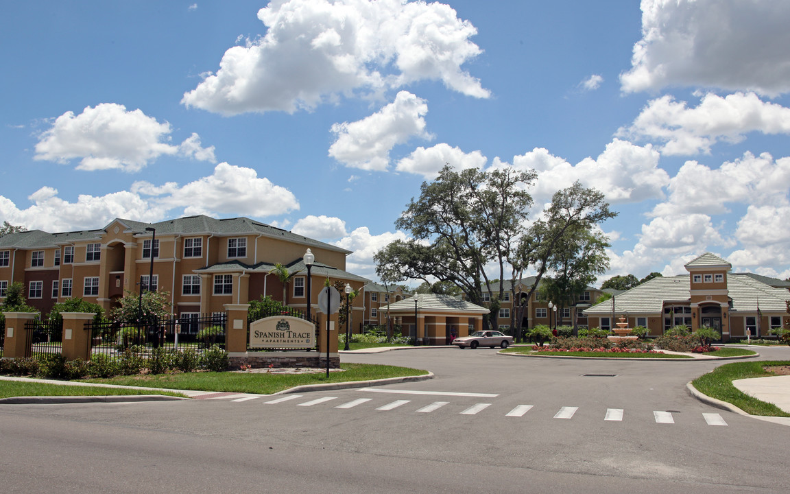 Spanish Trace Apartment in Tampa, FL - Building Photo