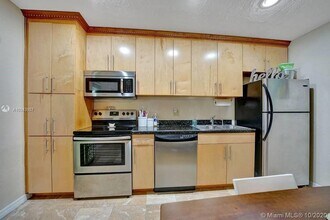 1348 Holly Heights Dr-Unit -16 in Fort Lauderdale, FL - Building Photo - Building Photo