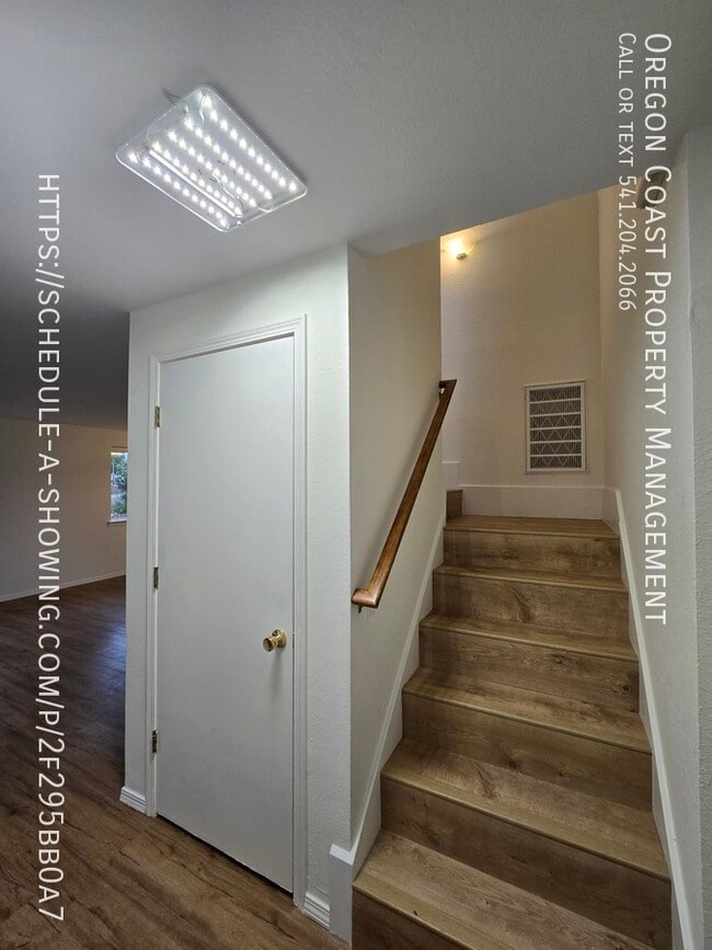 1135 SE Oar Ave in Lincoln City, OR - Building Photo - Building Photo