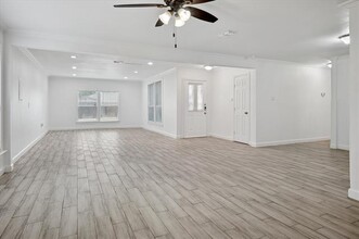 5409 Queen Ct in Lake Dallas, TX - Building Photo - Building Photo