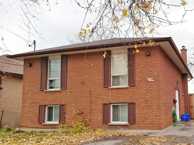 359 Buena Vista Ave in Oshawa, ON - Building Photo - Building Photo