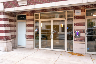 Union Park Lofts in Chicago, IL - Foto de edificio - Building Photo