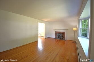 18 Overbrook Rd in West Hartford, CT - Building Photo - Building Photo