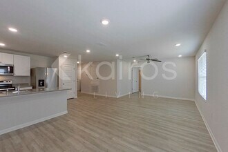 108 Swallowtail Ln in Pensacola, FL - Foto de edificio - Building Photo