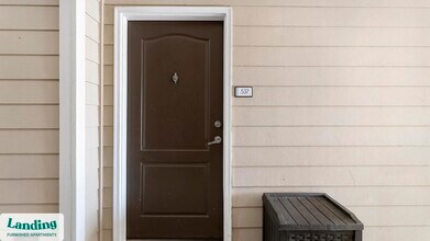 6101 N Riverside Dr in Fort Worth, TX - Foto de edificio - Building Photo