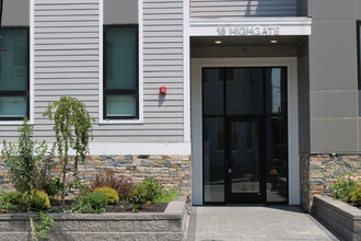 16 Highgate St, Unit 101 in Boston, MA - Foto de edificio - Building Photo