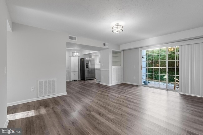 110 Prosperity Ave SE, Unit A in Leesburg, VA - Building Photo - Building Photo