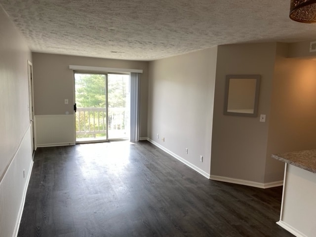 247 W Union St, Unit 204C in Athens, OH - Building Photo - Building Photo