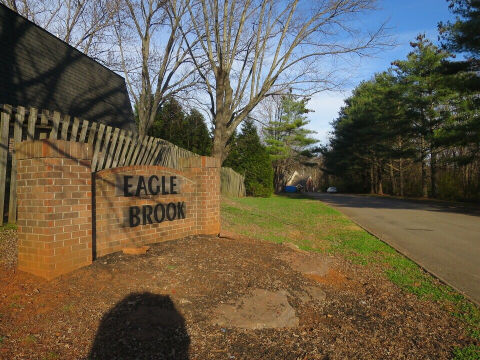 Eagle Brook in Knoxville, TN - Building Photo