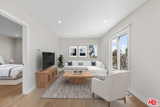 1540 Marlay Dr in Los Angeles, CA - Building Photo - Building Photo