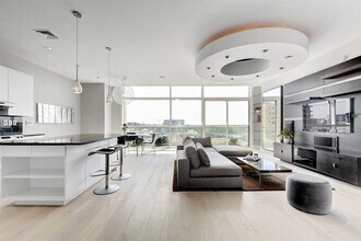 555 E 5th St. in Austin, TX - Building Photo - Building Photo