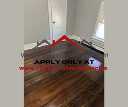 1015 Elm St-Unit -Apt B 2nd floor-1 in Michigan City, IN - Building Photo - Building Photo