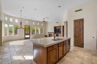 8953 E Mountain Spring Rd in Scottsdale, AZ - Foto de edificio - Building Photo