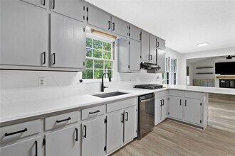 4205 Mabry Rd in Roswell, GA - Building Photo - Building Photo