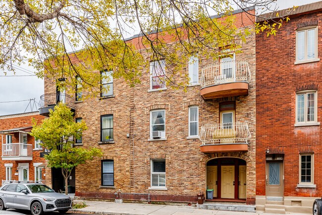 2310 Le Caron Rue in Montréal, QC - Building Photo - Building Photo