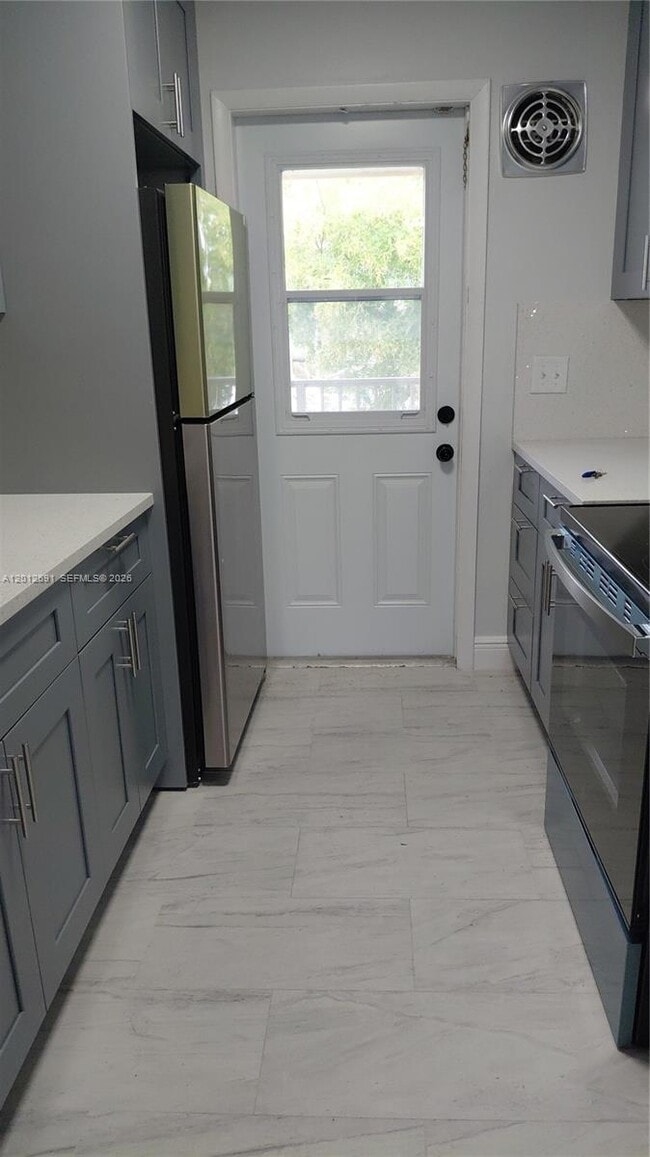 5480 NW 11th St in Plantation, FL - Building Photo - Building Photo