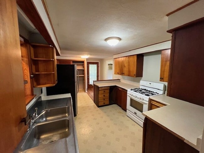 1311 Craft St in Lake Charles, LA - Building Photo - Building Photo