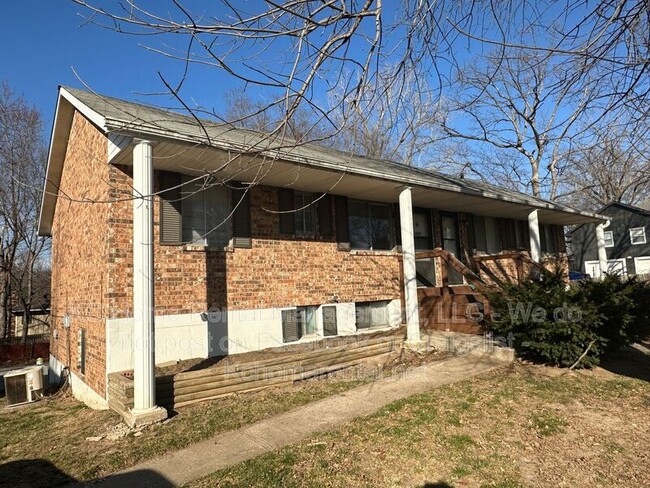 2210 NE 77th St in Kansas City, MO - Building Photo - Building Photo