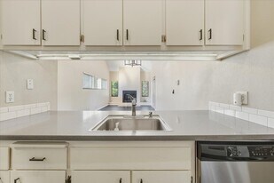 339 SE 146th Ave in Portland, OR - Building Photo
