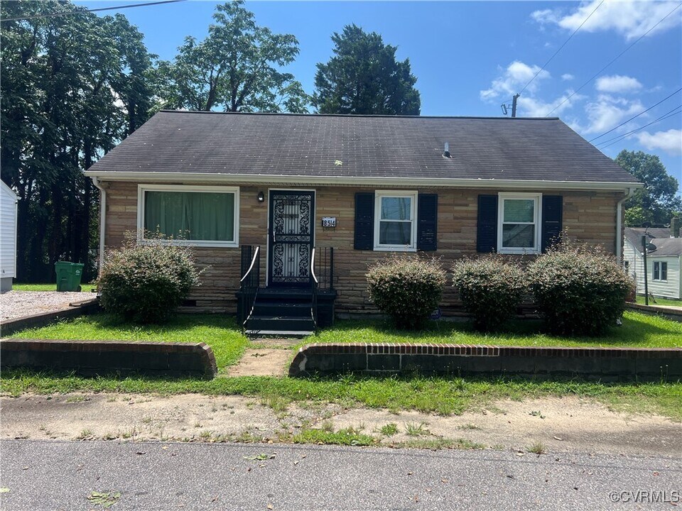854 Apperson St in Petersburg, VA - Building Photo