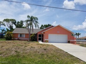3824 SW 14th Ave in Cape Coral, FL - Building Photo
