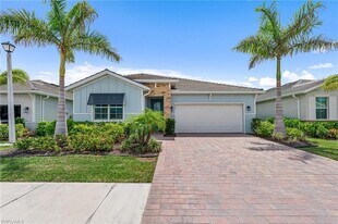 475 Polihale Wy in Naples, FL - Building Photo