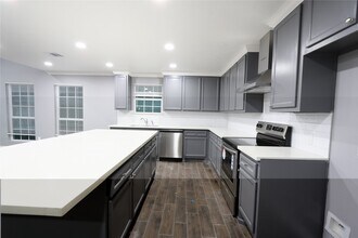 10406 Townhall Ln in Sugar Land, TX - Building Photo - Building Photo