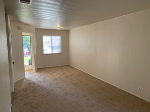 2128 Bueno Dr in Davis, CA - Building Photo - Building Photo