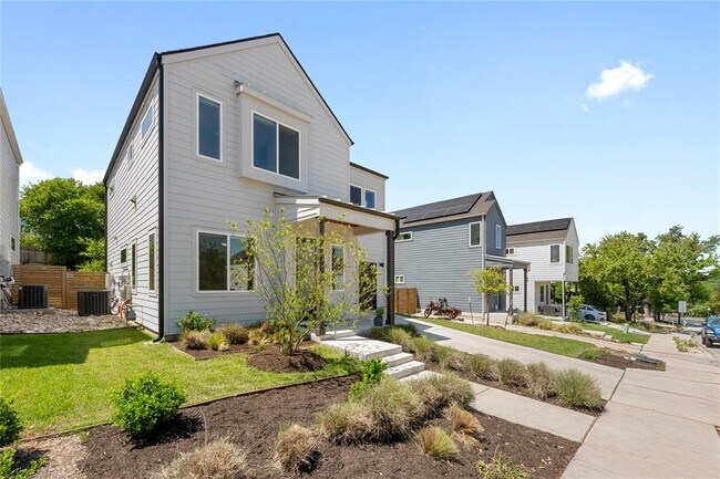 1200 Sarabeth Way in Austin, TX - Building Photo - Building Photo