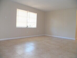 5541 24th St in Zephyrhills, FL - Building Photo - Building Photo