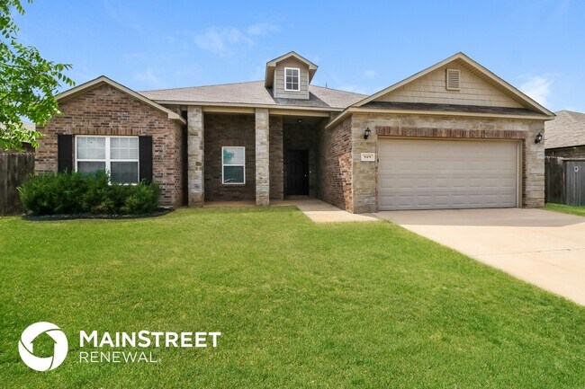 909 N Donald Way in Mustang, OK - Building Photo - Building Photo