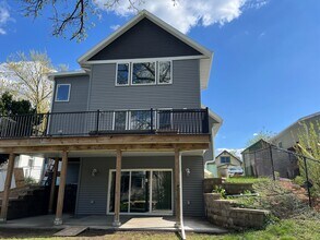 3134 Hermina St, Unit Large 3 bed 2 bath w yard in Madison, WI - Foto de edificio - Building Photo