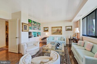 4550 N Park Ave in Chevy Chase, MD - Building Photo - Building Photo