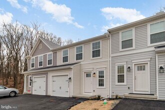 8177 Haley Ct in Harrisburg, PA - Building Photo - Building Photo