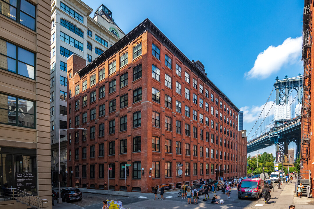 30 Washington Street in Brooklyn, NY - Foto de edificio