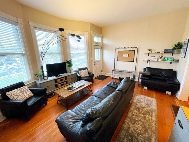 331 State St in Helena, MT - Foto de edificio - Building Photo