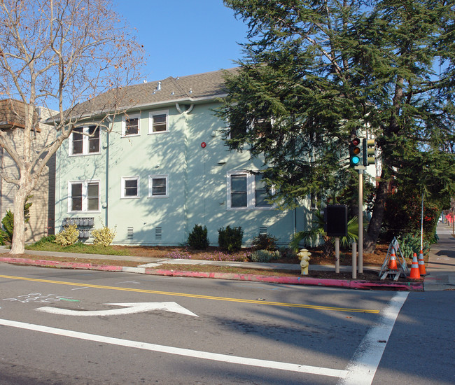 1103 Lincoln in San Rafael, CA - Foto de edificio - Building Photo