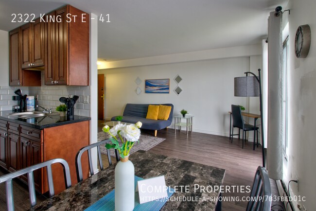 2322 King St E in Hamilton, ON - Building Photo - Building Photo