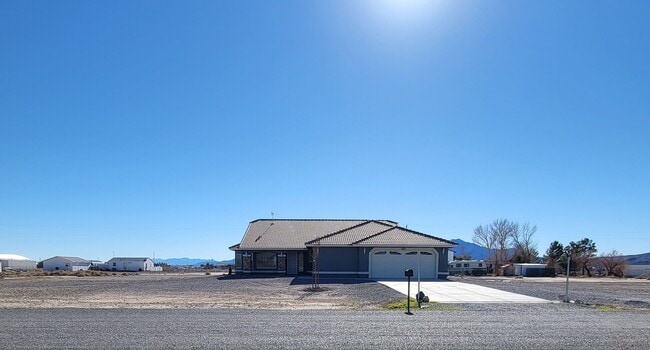 4431 W Betty Ave in Pahrump, NV - Building Photo - Building Photo