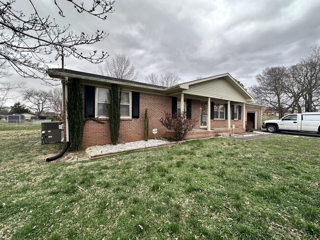 606 Springmont Ct in Hopkinsville, KY - Building Photo - Building Photo