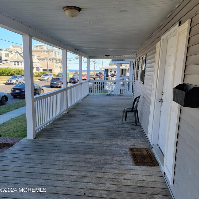 107 12th Ave in Belmar, NJ - Foto de edificio - Building Photo