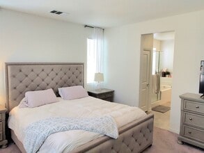 16229 Castello, 6 in Fontana, CA - Foto de edificio - Building Photo