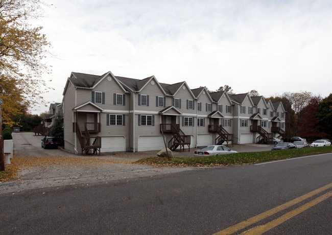 Stone Creek Condominium in Canton, OH - Building Photo - Building Photo